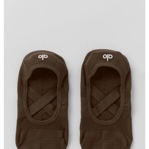 ALO Yoga Chocolate Brown No-Show Socks